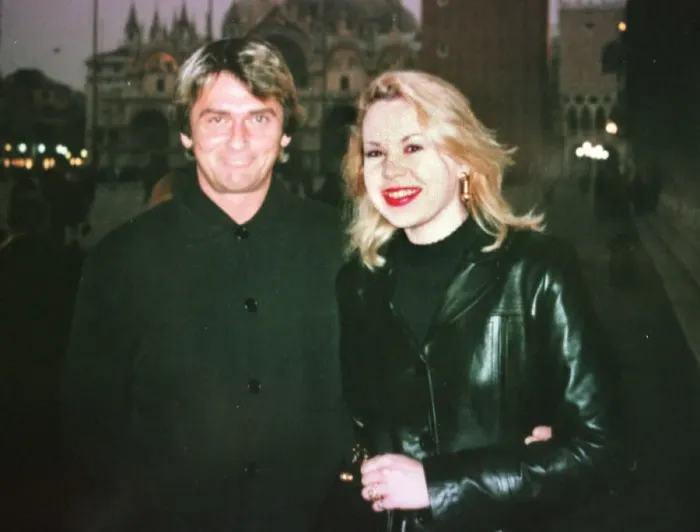 Framed Print : Mike Oldfield Tubular Bells muscian January 1999 is pictured with Amy Laver aged Framed Print : Mike Oldfield Tubular Bells muscian January 1999 is pictured with Amy Laver aged