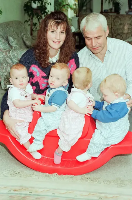 Framed Print : Mike Prince, ATV Midlands Presenter pictured at home with family, wife Regina Framed Print : Mike Prince, ATV Midlands Presenter pictured at home with family, wife Regina