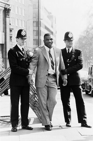 Mike Tyson in London to see Frank Bruno against James 'Quick'Tillis