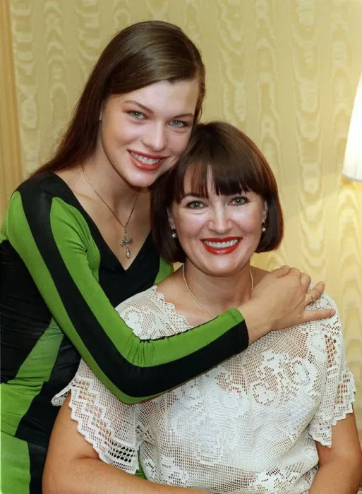 Framed Print : Mila Jovovich with her mother Galena August 1991 Framed Print : Mila Jovovich with her mother Galena August 1991
