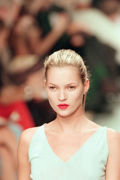Milan Fashion Week 1997, Narciso Rodriguez Show, Thursday 23rd October 1997, Kate Moss