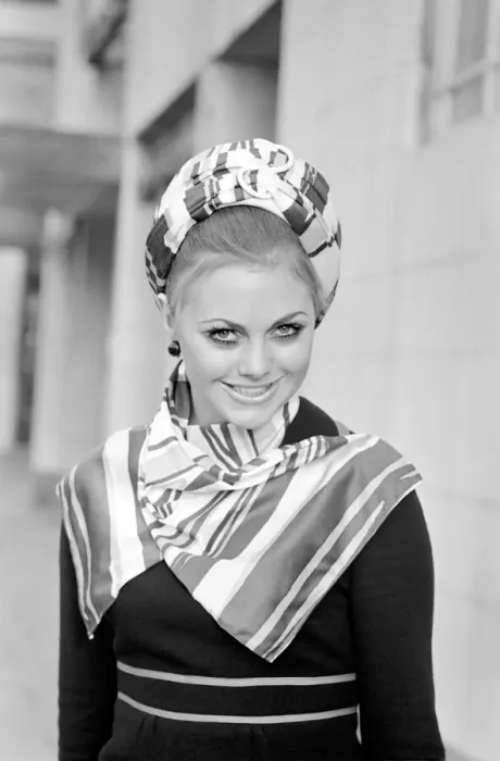Framed Print : The Millinery Guild showed their Spring Collection of hats at the Dorchester, London Framed Print : The Millinery Guild showed their Spring Collection of hats at the Dorchester, London