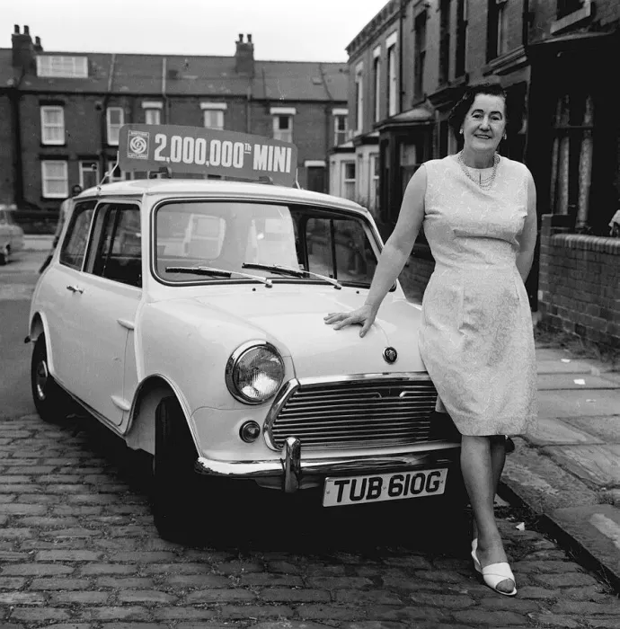 Framed Print : The two millionth mini motor car, which was won in a Daily Mirror competition by Mrs Framed Print : The two millionth mini motor car, which was won in a Daily Mirror competition by Mrs