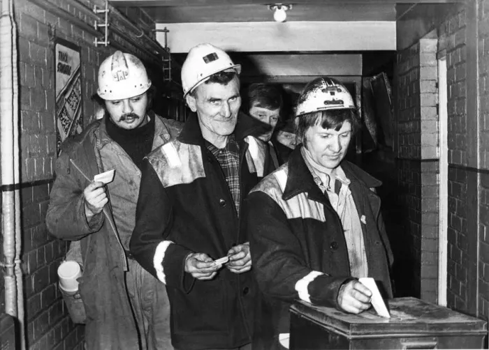 Framed Print : Miners at Boldon Colliery place their ballot papers in the ballot box as they vote Framed Print : Miners at Boldon Colliery place their ballot papers in the ballot box as they vote