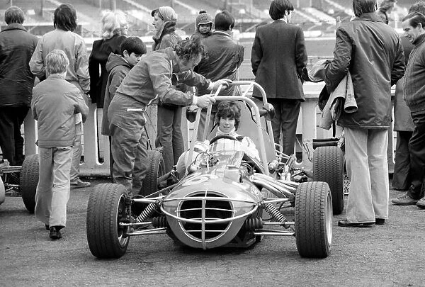 Mini Grand Prix: White City Stadium: Graham Hill. March 1975 75-01610-003