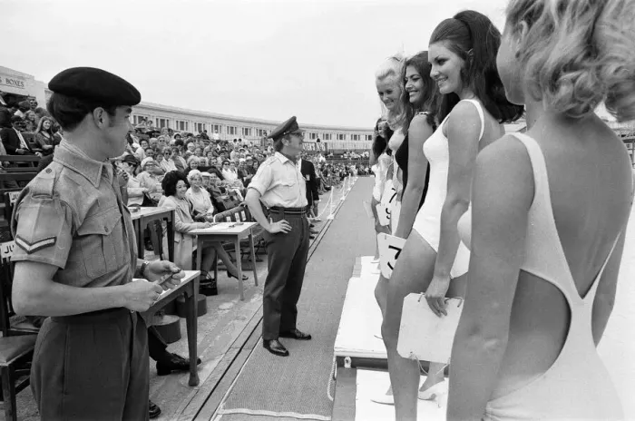 Framed Print : Miss Blackpool 1971, Beauty Competition Heat 4. Model and winner Framed Print : Miss Blackpool 1971, Beauty Competition Heat 4. Model and winner