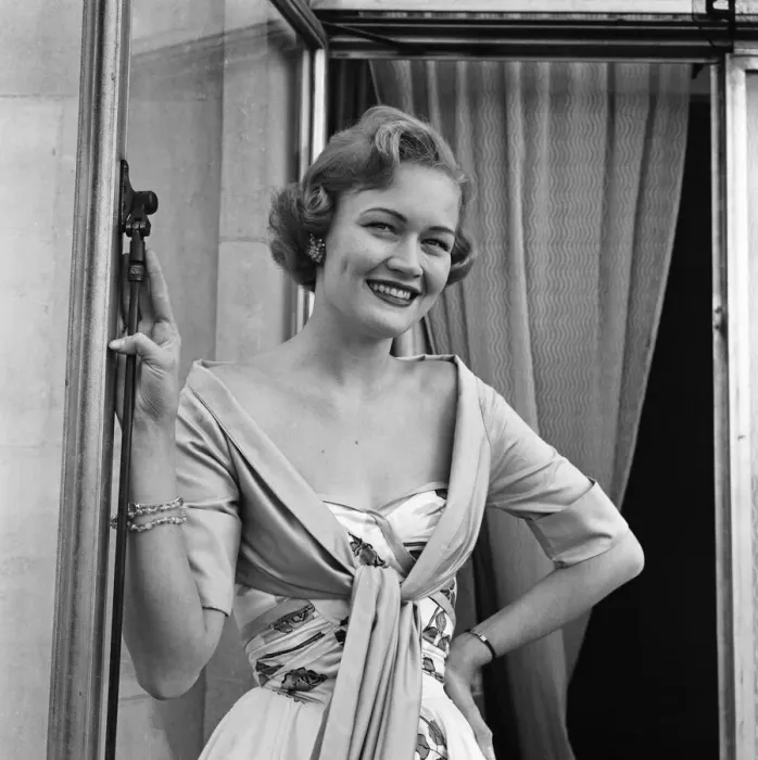 Framed Print : Miss Helen Landon, the American Maid of Cotton for 1957, at the Westbury Hotel Framed Print : Miss Helen Landon, the American Maid of Cotton for 1957, at the Westbury Hotel