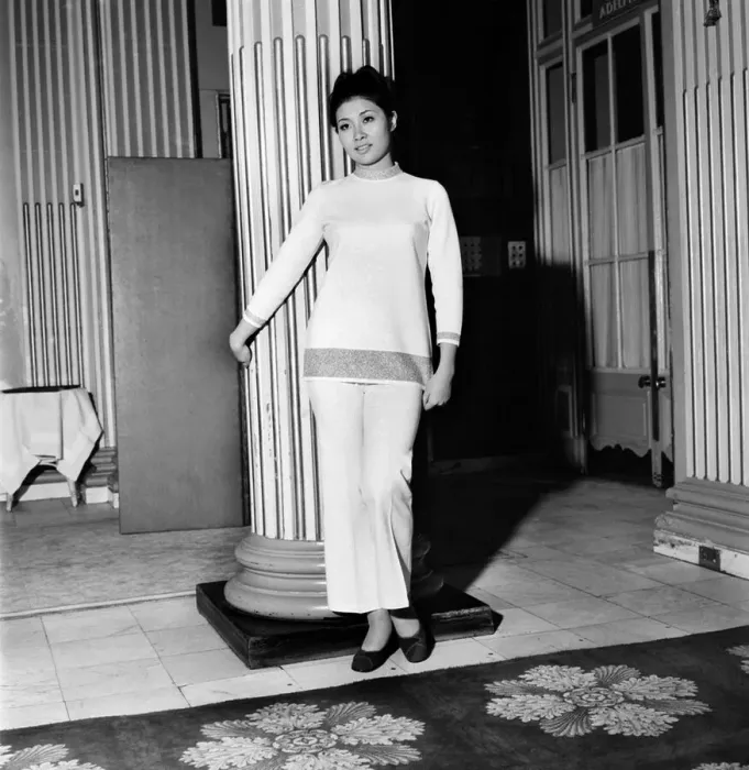 Framed Print : Miss Japan, Emiko Karashima (20) from Tokyo Japan, dons a trouser suit instead of her Framed Print : Miss Japan, Emiko Karashima (20) from Tokyo Japan, dons a trouser suit instead of her