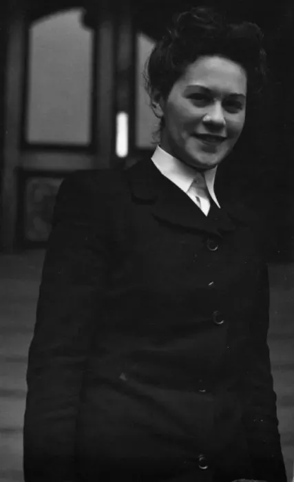Framed Print : Miss Rose Heilbron barrister of law 30th April 1946 Framed Print : Miss Rose Heilbron barrister of law 30th April 1946