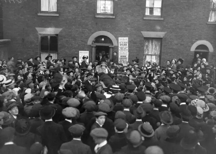 Framed Print : Miss Sylvia Pankhurst being re arrested after recovering from her hunger strike