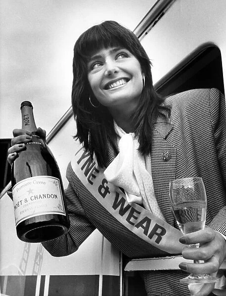 Miss Tyne and Wear Rachel Merrit toasts the exhibition. 16th March 1987