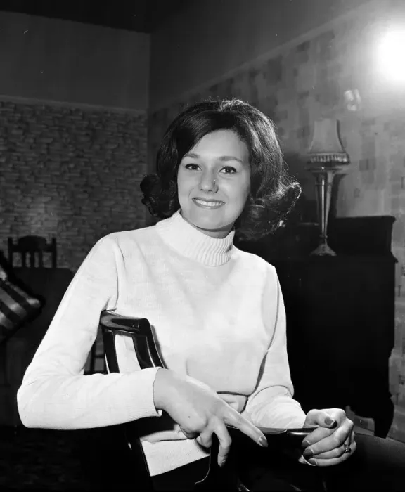 Framed Print : Miss UK contest 1965, finalist Caroline Coupe at home. 31st August 1965 Framed Print : Miss UK contest 1965, finalist Caroline Coupe at home. 31st August 1965