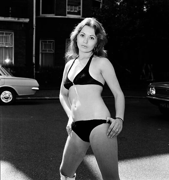 Miss UK contestants at the sauna baths, Kensington High Street. 13th July 1971