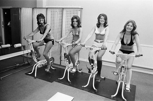 Miss UK contestants at the sauna baths, Kensington High Street. 13th July 1971