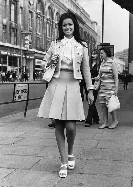 Miss United Kingdom Jennifer McAdam in Oxford Street, London. August 1972 P035462