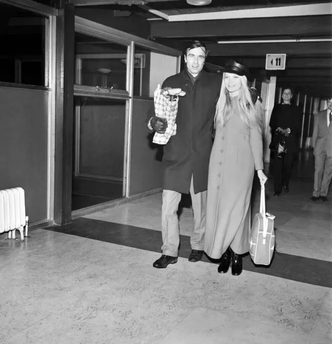 Framed Print : Miss World, alias Eva Rueber-Staier - Miss Austria 20, arrived back in London Airport