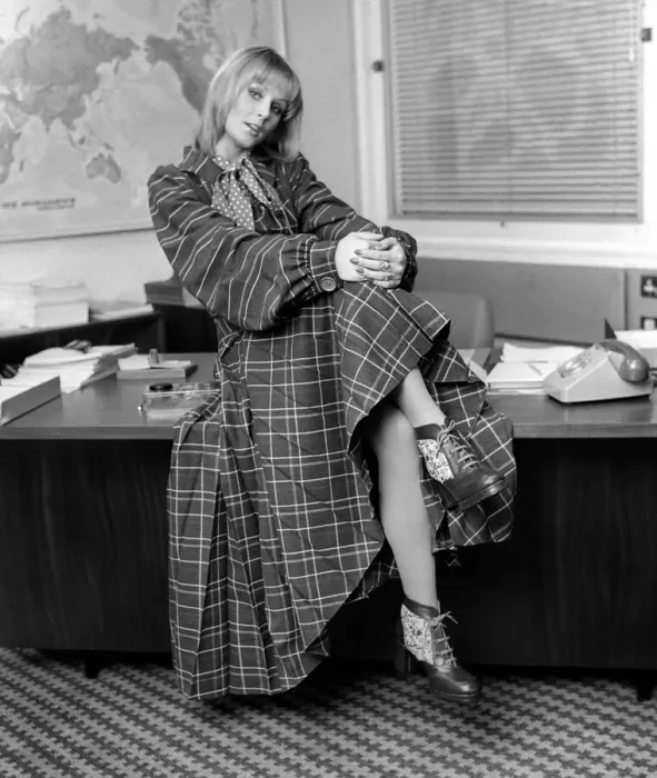 Framed Print : Miss World, Belinda Green during a fashion shoot for the Evening Chronicle on a visit to