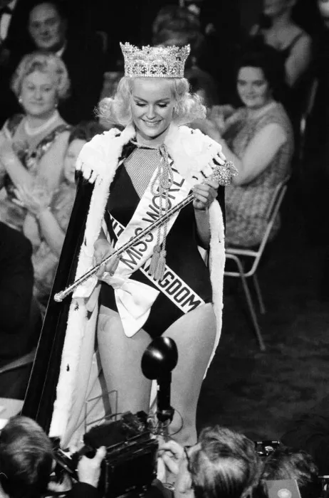 Framed Print : Miss World Competition, Lyceum Ballroom, London, Friday 19th November 1965