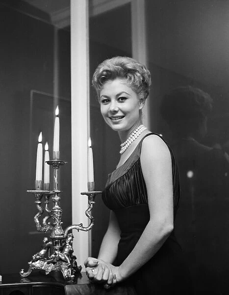Mitzi Gaynor, American actress, singer & dancer, who is in the UK to start work on new