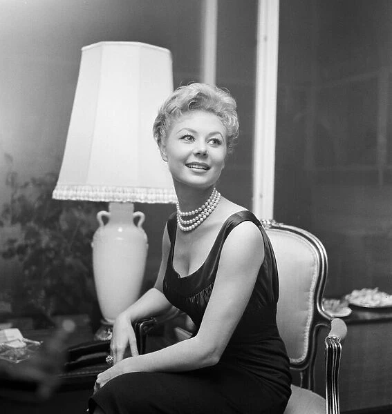 Mitzi Gaynor, American actress, singer & dancer, who is in the UK to start work on new