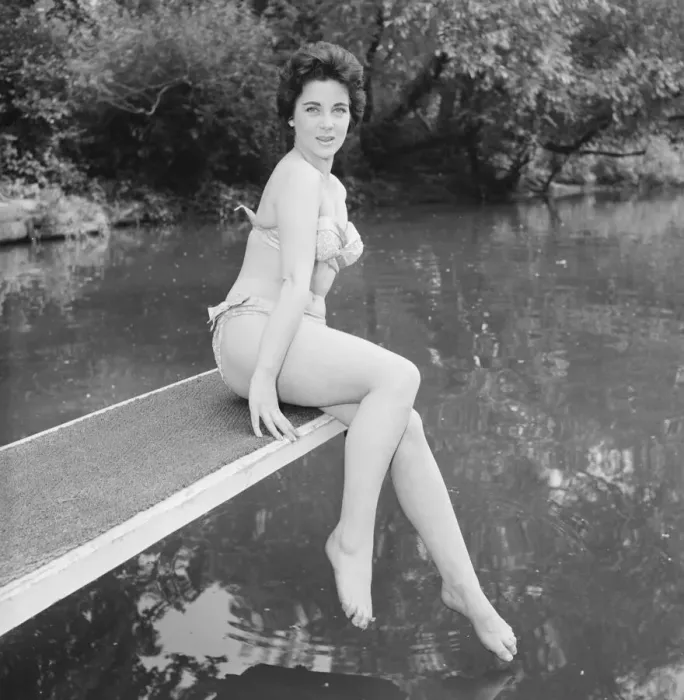 Framed Print : Model Barara Joyce seen here at the local lido modelling the latest beach wear Framed Print : Model Barara Joyce seen here at the local lido modelling the latest beach wear
