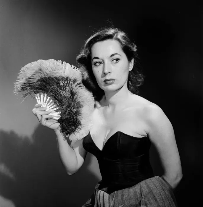 Framed Print : Model with fan in strapless dress. Model with fan in strapless dress. Circa 1964 Framed Print : Model with fan in strapless dress. Model with fan in strapless dress. Circa 1964