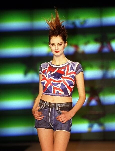 MODEL HONOUR FRASER LAUNCHES BRITISH FASHION WEEK WITH BODY MAKE UP OF UNION JACK PIC