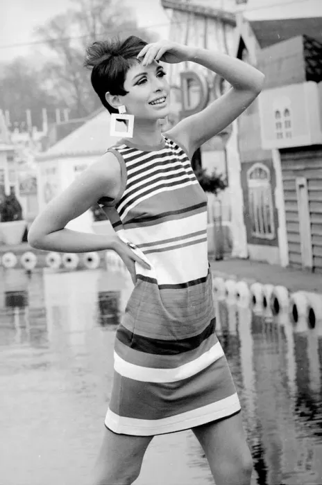 Framed Print : Model, Linda Keith, one time girlfriend of Keith Richards Framed Print : Model, Linda Keith, one time girlfriend of Keith Richards
