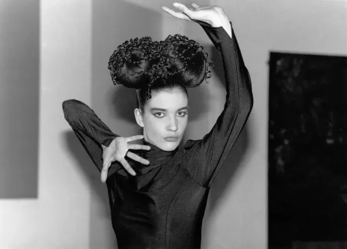 Framed Print : Model Melanie with her new hair style. October 1989 P006549