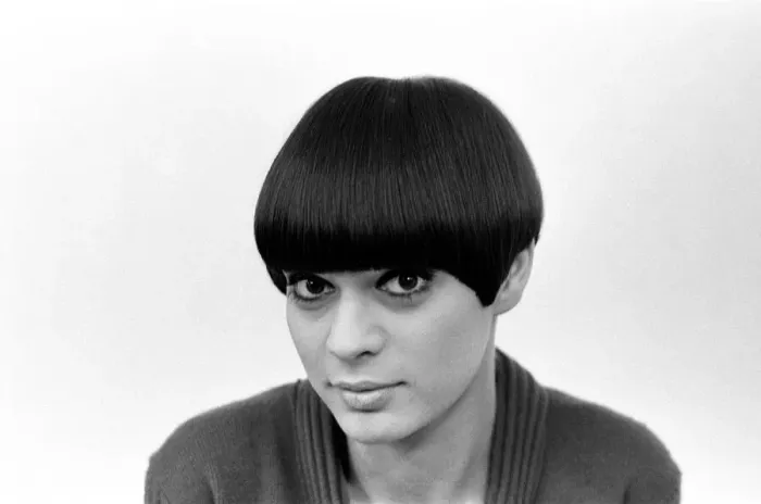 Framed Print : Model Sandra Mundy, with her boyish Mary Quant hair style