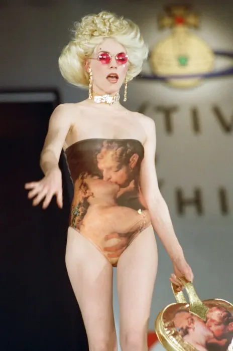 Framed Print : Model Sara Stockbridge pictured on the catwalk during Vivienne Westwood fashion show Framed Print : Model Sara Stockbridge pictured on the catwalk during Vivienne Westwood fashion show