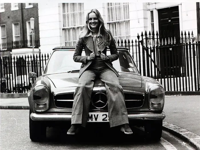 Framed Print : Model, Twiggy, pictured in London sitting on the bonnet of her Mercedes sports car Framed Print : Model, Twiggy, pictured in London sitting on the bonnet of her Mercedes sports car