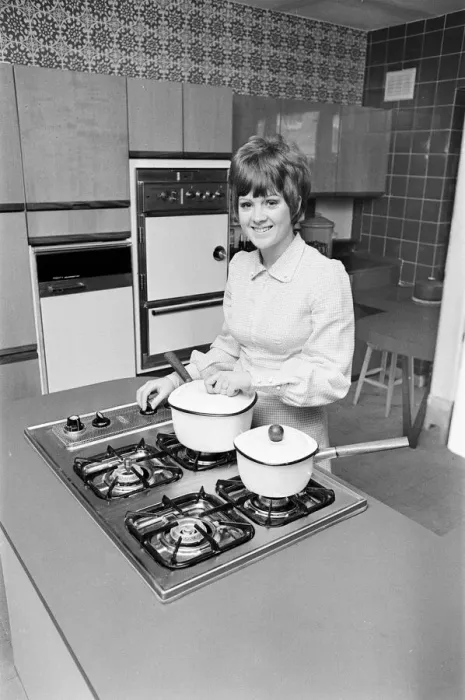 Framed Print : Modern Family Kitchen, 8th June 1969 Framed Print : Modern Family Kitchen, 8th June 1969