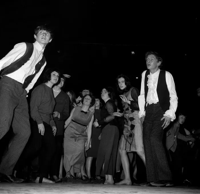 Framed Print : Mods Dancing at the Mod Ball'in Wembleys Empire Pool 1964 Framed Print : Mods Dancing at the Mod Ball'in Wembleys Empire Pool 1964