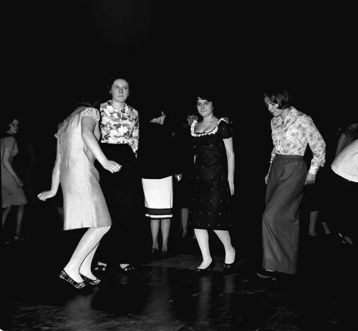 Framed Print : Mods Dancing at the Mod Ball'in Wembleys Empire Pool 1964 Framed Print : Mods Dancing at the Mod Ball'in Wembleys Empire Pool 1964
