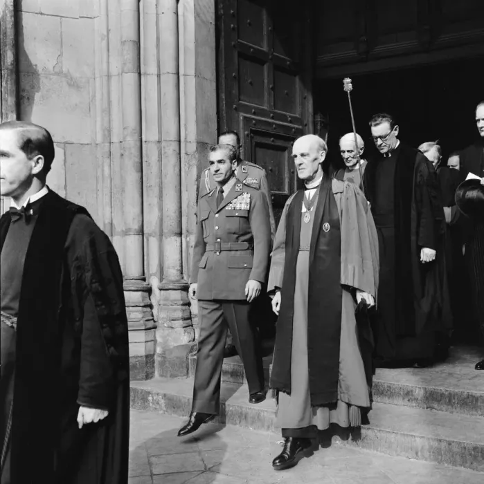 Framed Print : Mohammad-Reza Shah Pahlavi, the Shah of Iran, pays a visit to Westminster Abbey to lay a Framed Print : Mohammad-Reza Shah Pahlavi, the Shah of Iran, pays a visit to Westminster Abbey to lay a