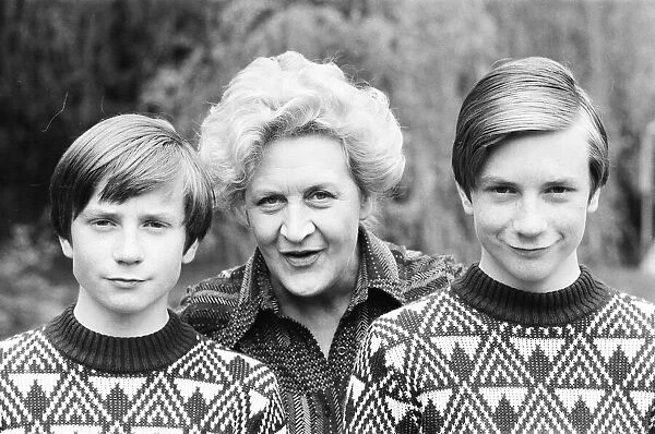 Molly Sugden with husband Bill and their twin sons Simon and Robin. 25th May 1978