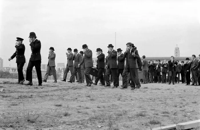 Framed Print : The money march, as the crowd make their way to the sceptic pool which is looded with Framed Print : The money march, as the crowd make their way to the sceptic pool which is looded with