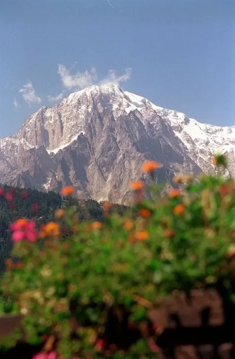 Framed Print : Monte Bianco (Mont Blanc) in the Alps range on the France Italy border seen from Framed Print : Monte Bianco (Mont Blanc) in the Alps range on the France Italy border seen from