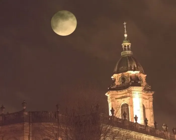 Framed Print : The Full Moon, the last of the Century and brightest since 1930 over St Philips Cathedral Framed Print : The Full Moon, the last of the Century and brightest since 1930 over St Philips Cathedral