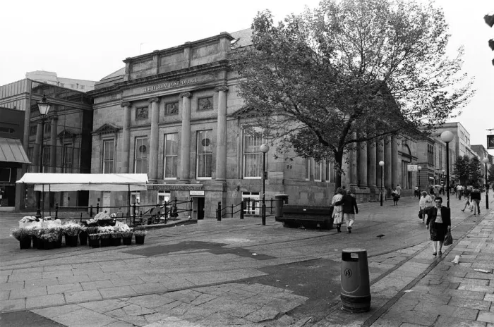 Framed Print : Morning views of Bold Street, Liverpool. 30th June 1992 Framed Print : Morning views of Bold Street, Liverpool. 30th June 1992