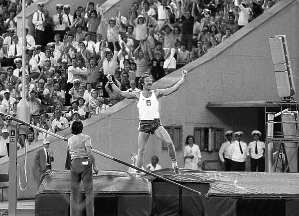 Moscow Olympic Games July1980 Wladyslaw Kozakiewicz Sport Athletics Action pole