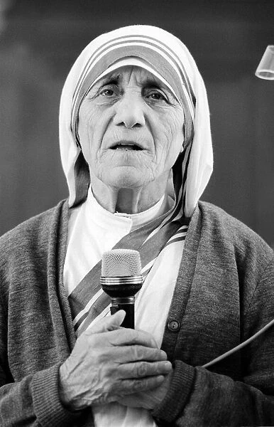 Mother Teresa July 1981 led the the congregation at St