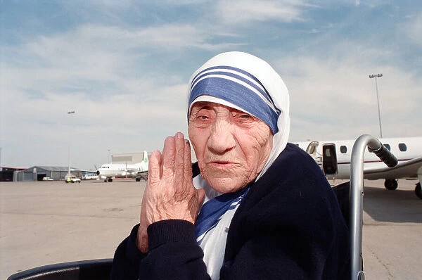 Mother Teresa at Speke Airport, Liverpool, Merseyside. 17th June 1996
