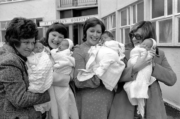 Mothers and Babies: St. Teresas Hospital, Wimbledon. February 1975 75-00632