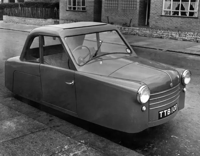 Framed Print : Motor Cars Petite, three-wheeler motor car. June 1954 P005868