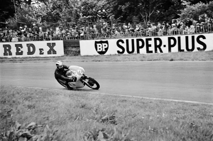 Framed Print : Motor Cycle Racing at oulton Park. Phil Read in action during the second lap of Framed Print : Motor Cycle Racing at oulton Park. Phil Read in action during the second lap of