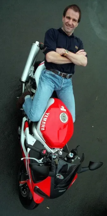 Framed Print : MOTOR RACING BIKE CHAMPION NIALL MCKENZIE January 1999 KIRKCALDY PICTURED WITH YAMAHA R 6