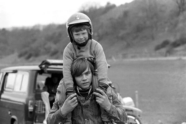 Motorsport  /  Children  /  Motorbike: Schoolboys Scramble. March 1975 75-01212-022