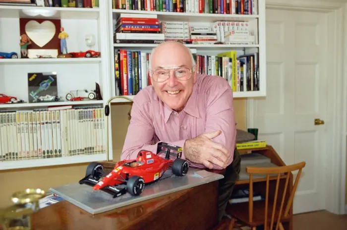 Framed Print : Motorsport commentator Murray Walker. 25th March 1997 Framed Print : Motorsport commentator Murray Walker. 25th March 1997